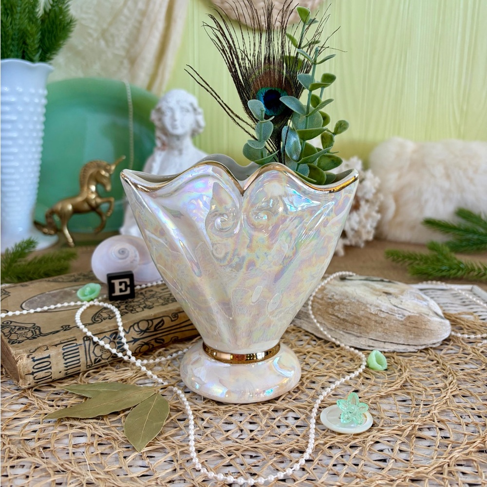Vintage Ceramic Lusterware Vase 🐚 Unique Home Decor / Beach / Gift / Holder